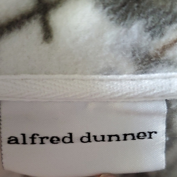 Alfred Dunner Cream and Gray Teddy Fleece Full Zip Jacket Medium. - Picture 2 of 10